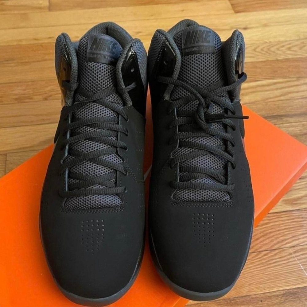 Nike Men’s Black Mid-Top Basketball Shoes